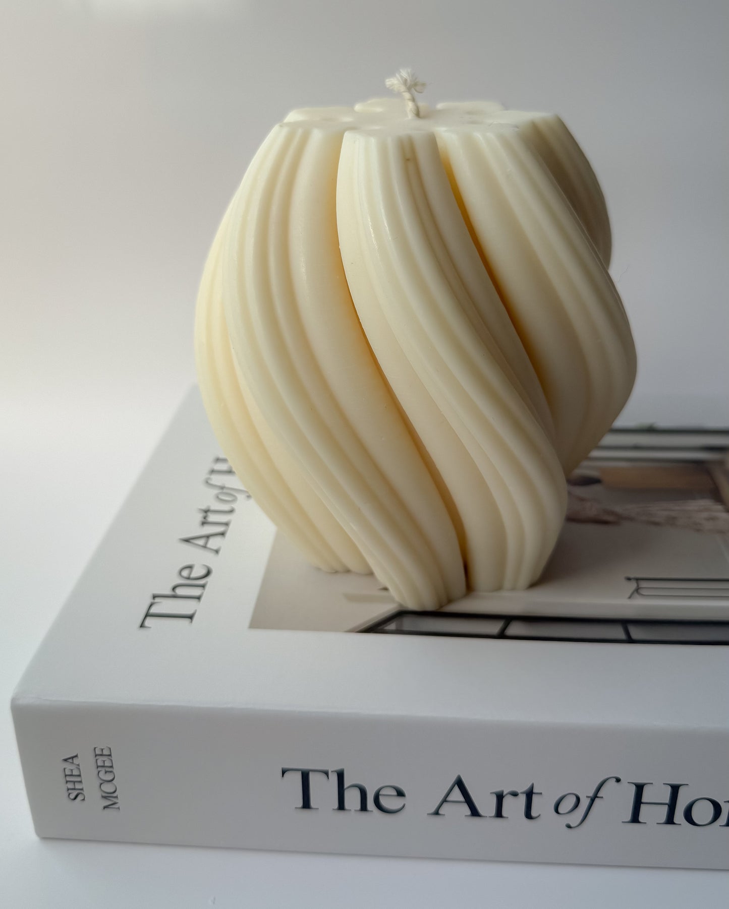Lumière Swirls - Sculptural Candle