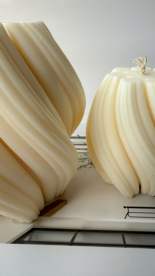 Lumière Swirls - Sculptural Candle