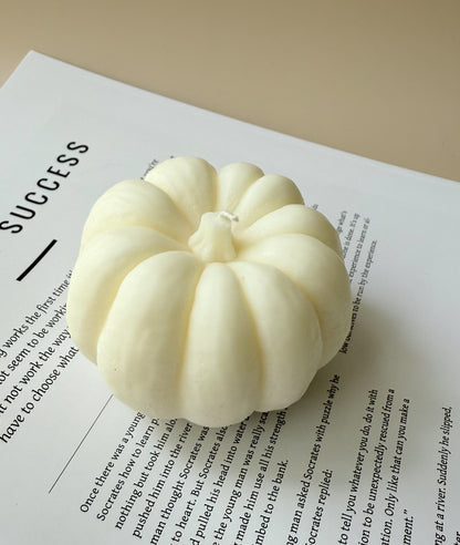 Grote ronde pompoen kaars wit - Handgemaakt door cheri atelier